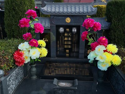 中式花岗岩墓碑